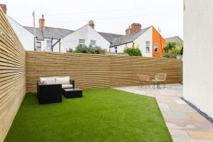 3-BR Home with Garden near Cardiff City Centre