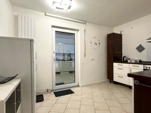 Ferienwohnung mit Garten und Parkplatz mitten in Neumarkt