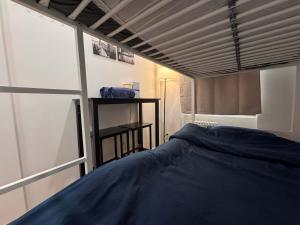 Room with Kitchen in Chelsea - Shared Bathroom - 3rd Floor Walk-UP