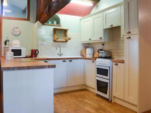 Birkerthwaite Cottage-W41479