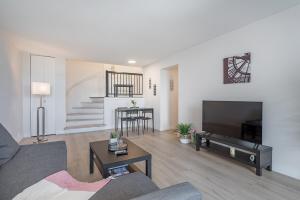 Modern 1BR - Central Location