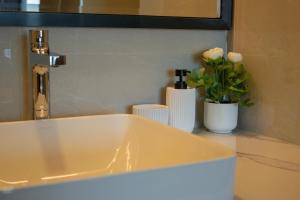 La Vita Rawai Nai Harn Beach 5 Star 1 BDR