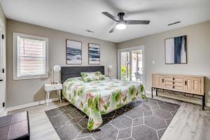 Modern Updated Elite 3BR Beach Home! Close to Golf Course & Beach!