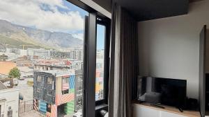 Stylish Cape Town Apartment - Table Mountain View