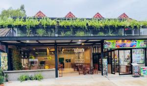 Khaosok Secret Hostel