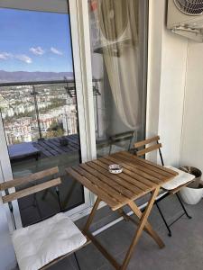 36th floor Sky city- 2 bedroom app free private parking
