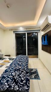 Luxe Homes luxury stay with Balcony