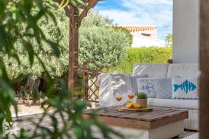 Villa Los Almendros by Abahana Villas