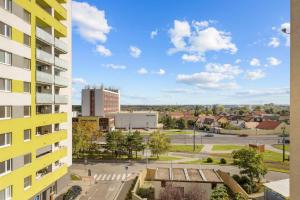 Air-conditioned 2-bedroom apartment, balcony, Závadská-Rača