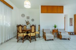 Mikes House in Kremasti near the Beach Rhodes