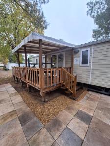 mobil-home family 6 personnes, 3 chambres Camping 4 étoiles bois dormant