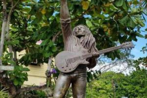 1 Bed Apartment Sleeps 4 with Free Parking