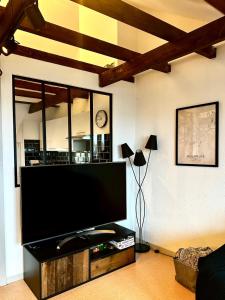 Loft vintage - spacieux 155 m2 - 4 chambres - Parking, Netflix, Wifi Fibre