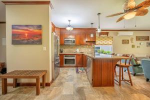 Beautiful beachfront 2BR condo, with full kitchen