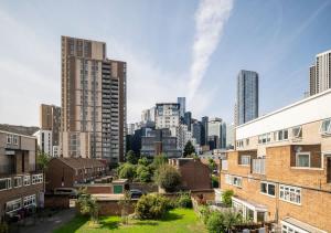 Canary Wharf Apt - Near DLR & Jubilee