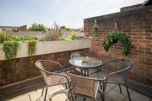 Canary Wharf Apt - Near DLR & Jubilee