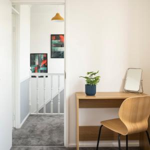 Canary Wharf Apt - Near DLR & Jubilee