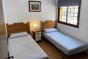 3 Bed Apartment Sleeps 6 with Shared Pool