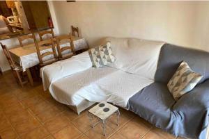 3 Bed Apartment Sleeps 6 with Shared Pool