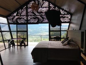 Luna Creciente Refugio de Luz y Naturaleza