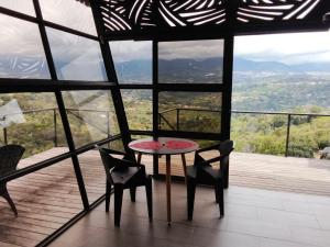 Luna Creciente Refugio de Luz y Naturaleza