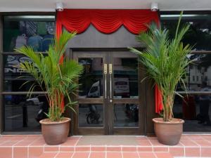 Swing & Pillows - Grand Inn George Town Penang