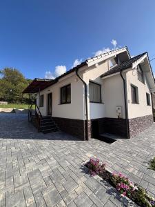 Charming Little House in Brad