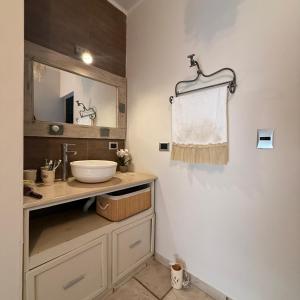 Sumergite en una gran piscina o jacuzzi