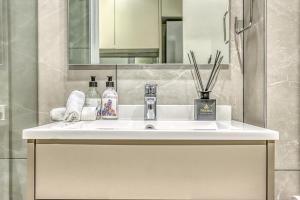 Designer Touch One Rosebank