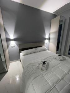 Giovis Apartments by Central Home