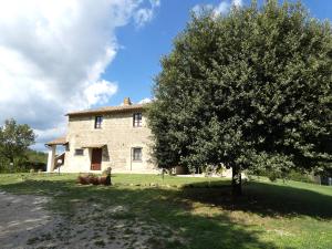 CASALE AL LAGO con PISCINA E SAUNA