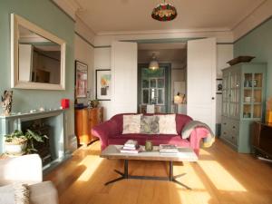 Beautiful sea front apartment with balcony in St Leonards-on-Sea