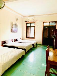 Khách Sạn Phong Châu Sốp Cộp