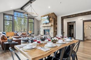 Breckenridge Hideaway Steam Shower plus Hot Tub