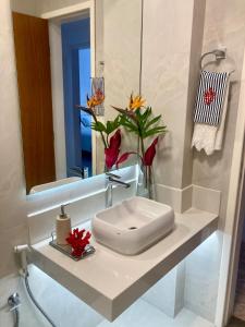 Conforto e espaço - APARTAMENTO COMPLETO PARA ALUGUEL 3 quartos, 3 vagas e a 150m do mar