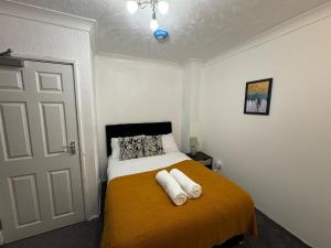 Large House for Contractors, families and groups