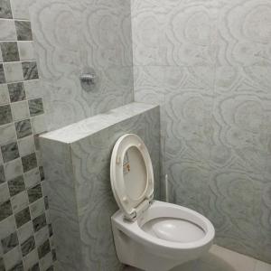 The Royals Home Stay