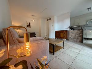 DAPHNE, appartement piscine