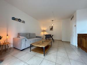DAPHNE, appartement piscine