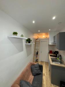 Unbeatable location! Cozy Parisian getaway for two