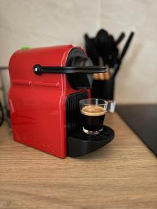 Unbeatable location! Cozy Parisian getaway for two