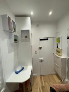 Unbeatable location! Cozy Parisian getaway for two