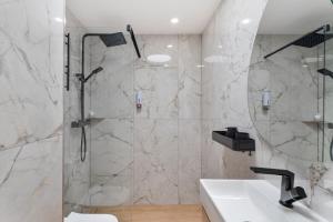 A T Suite Costa del Silencio