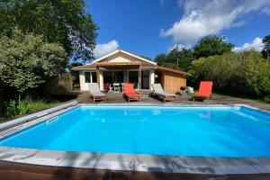 Maison Des Lauriers à Andernos with heated pool
