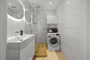 White Serenity Apartment