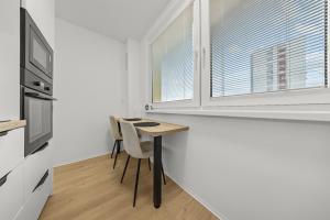 White Serenity Apartment