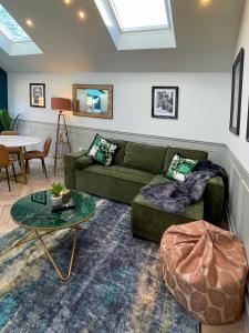 Luxury 2 bed new-build house near Science & Business parks