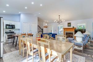 Forest-View Gem on Vaughn Creek Less Than 1 Mi to Dtwn!