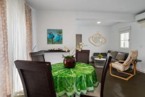 Moderno Y Luminoso Calle Salado