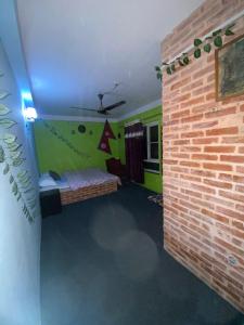 Home made guest house and netflix